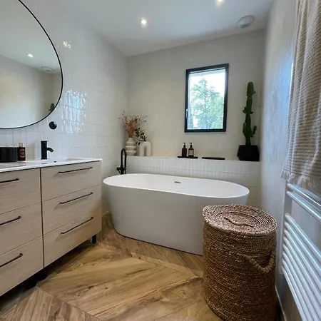 Avec Piscine Aux Portes D'uzes