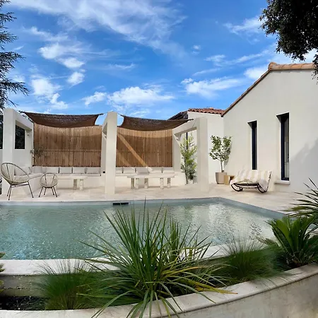 Avec Piscine Aux Portes D'uzes Villa
